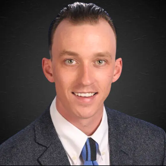 Evanheadshot 1